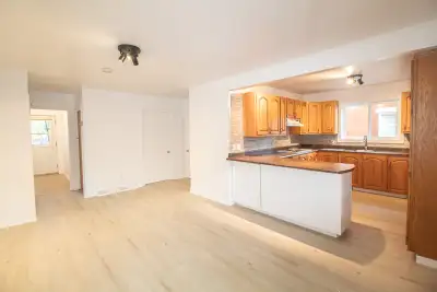 5 ½ de 3 chambres + sous sol complet pour rangement et grande cour arrière à louer à Trois-Rivières....