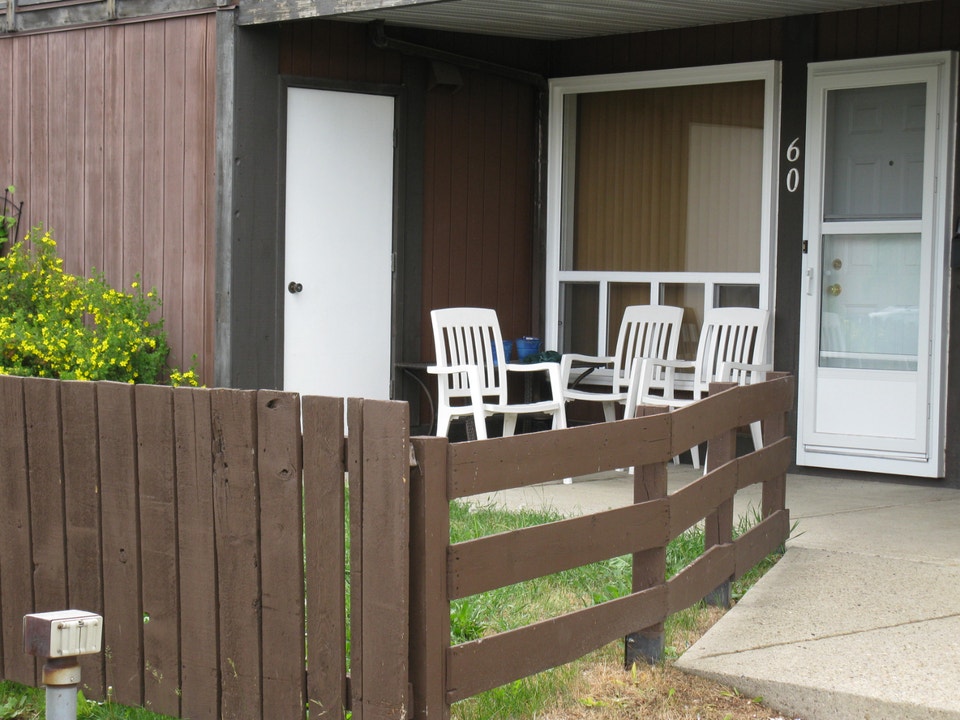 2 BEDROOM SOUTHEAST CONDO 3