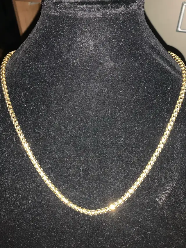 10k yellow gold wheat link chain in Jewellery & Watches in Delta/Surrey/Langley - Image 3