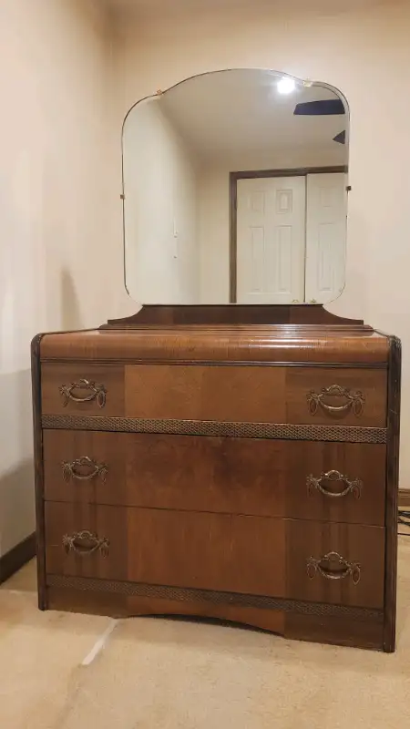 Antique 2 piece  Bedroom Dressers in Dressers & Wardrobes in Hamilton - Image 2