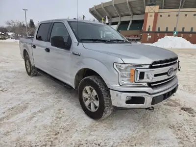 Selling my 2018 Ford F-150 XLT Crew Cab 4×4 in very good condition. The truck runs and drives perfec...