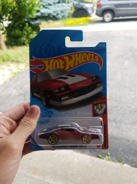 Hot wheels 1985 Chevrolet Camaro IROC Z Red