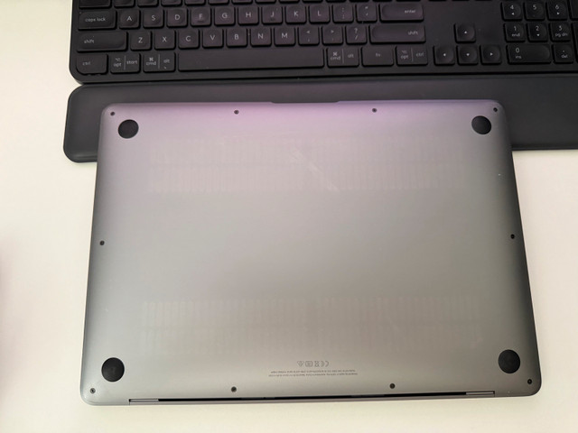 Apple MacBook Air A2179 i3/8GB/256GB Space Grey in Laptops in Markham / York Region - Image 3