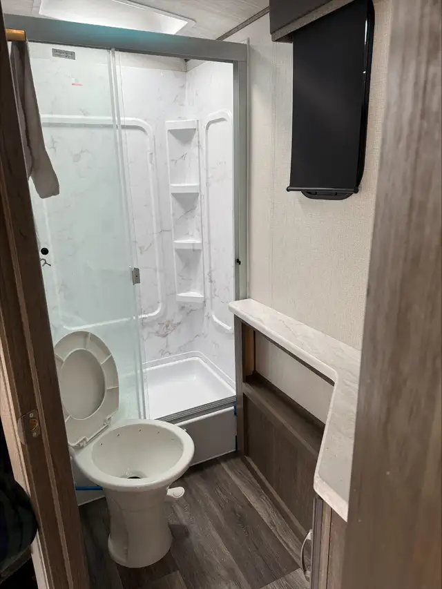 2022 Keystone Cougar Trailer in Travel Trailers & Campers in 100 Mile House - Image 6