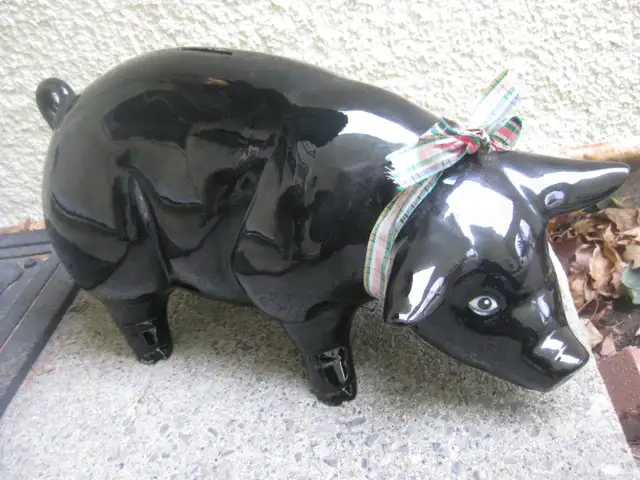 LARGE PIGGY BANK63760463752835121