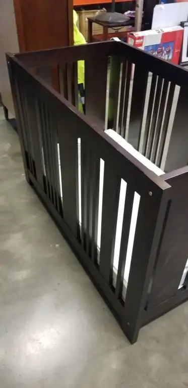 CRIB MODERN STYLE CONVERTIBLE - DAY BED - YOUTH BED - SINGLE BED in Beds & Mattresses in Delta/Surrey/Langley - Image 4