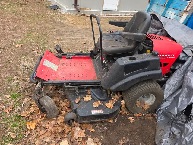 Gravely ZT2352 Zero-Turn Mower Commercial Grade 2 Tanks Tractor in Lawnmowers & Leaf Blowers in Windsor Region - Image 10