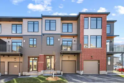 402 Jewelwing Pvt Townhouse built 2023 in the family-friendly community of "Pathways". Tailored for...