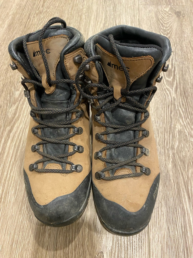 MEC leather hiking winter boots  in Men's Shoes in Oakville / Halton Region