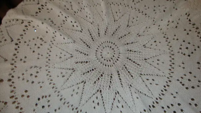 Nappe ronde en fil de coton tricotée à la main in Hobbies & Crafts in Lévis - Image 5