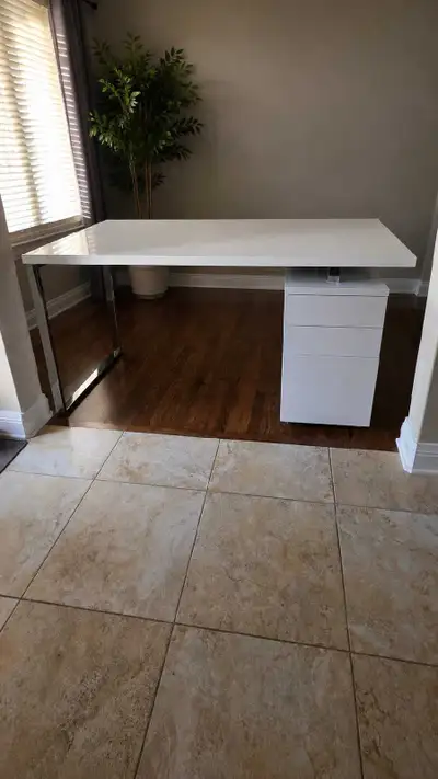 Executive Desk structube, View more