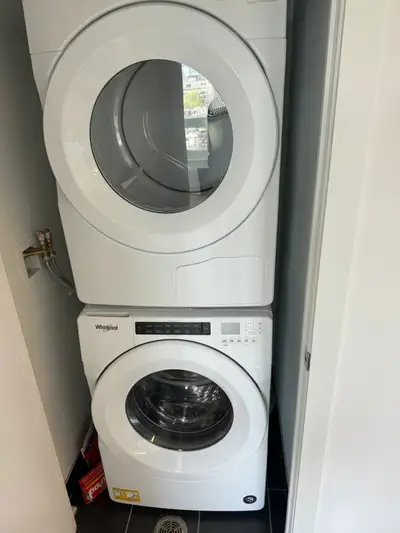 1 Bedroom in Luxury 3BHK – Downtown Toronto | July–Aug Sublet