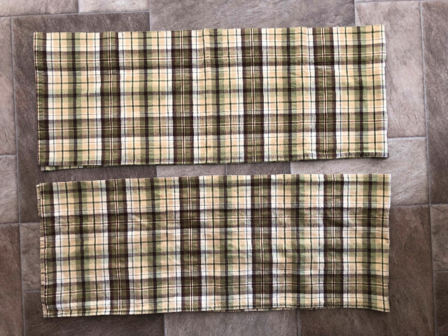 2 kitchen valance in Window Treatments in Cape Breton