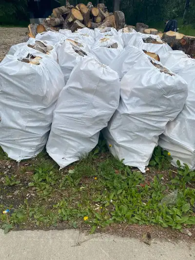 Firewood For Sale $25 Poplar $30 Spruce $30 Maple Hardwood 80-100lb bags !! XXL Txt 780-909-nine fiv...