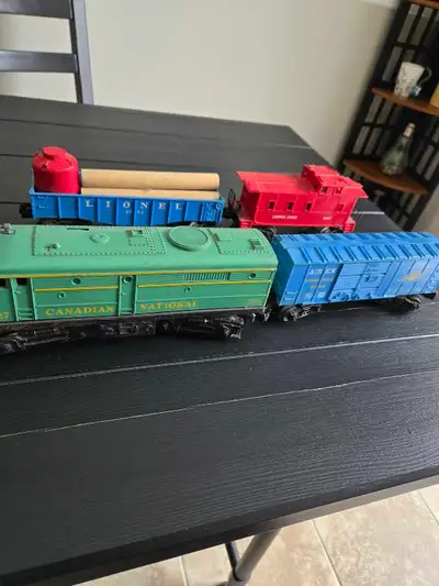 LIONEL TRAIN SET 1960’s 1115 this set features Canadian National 227 Engine and 3 cars, an AIR EX 60...