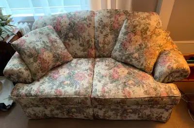 Comfy 3 Piece Sofa Set with 4  Pillows: Sofa, Loveseat, Chair, View more