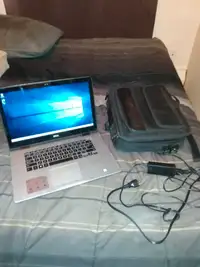 Laptop Dell Inspiron 15-7579