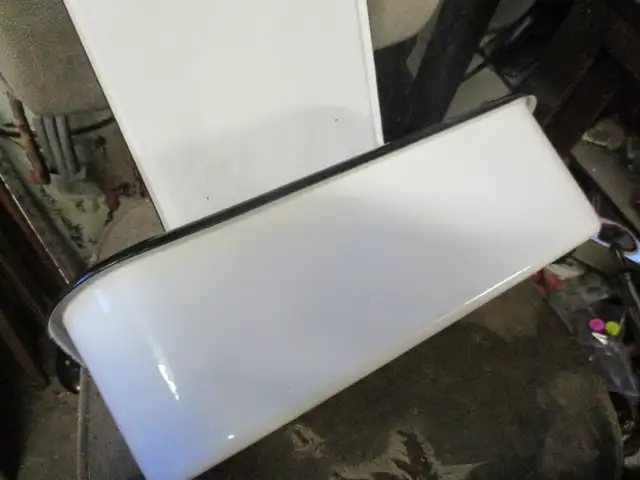 1950s BLACK TRIM ENAMEL LIDDED FRIDGE CONTAINER $20. HOME DECOR in Home Décor & Accents in Winnipeg - Image 4