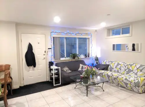 ROOM OVERVIEW Enjoy complete privacy in this spacious (170 sqft) master-style room. You get your own...