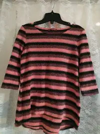 Chandail rayé noir rose / Black pink striped shirt (S)