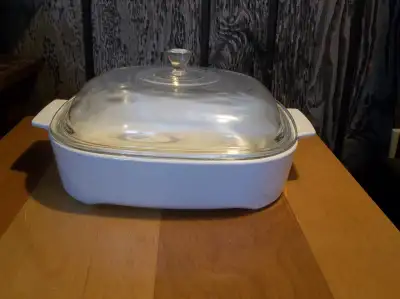 Plat 10"x10"x2" sur pattes de 3 litres CORNING WARE MW-A-10 USA, View more