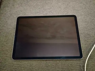 iPad Air 4th Gen (64gb) - Near Mint, View more