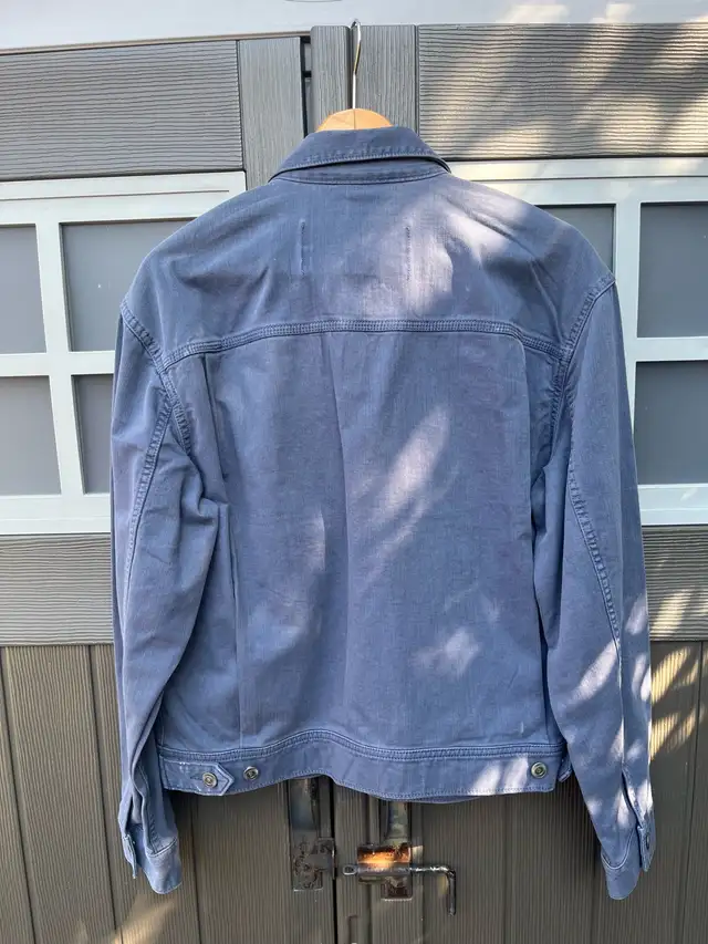 Banana Republic trucker jacket  in Men's in Ottawa - Image 4