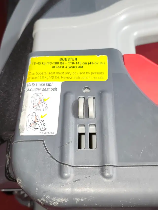 Child car seat in Strollers, Carriers & Car Seats in St. Catharines - Image 5