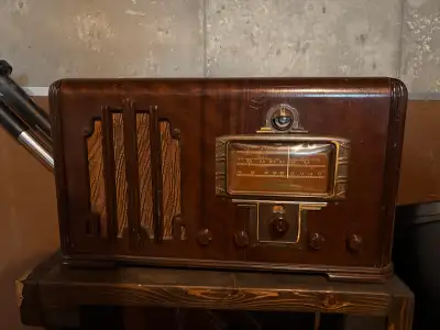 I have this old radio I need gone. It does still work with all original parts. Asking $100 O.B.O