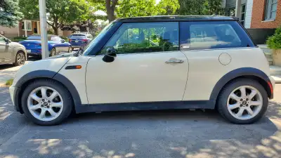 Pourquoi la vendre? J'ai eu du plaisir à la conduire et l'entretenir avec avec soin. Il est maintena...