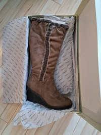 Beautiful womens boots (size 11)