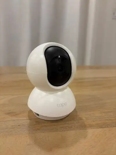 Selling a Tapo indoor cameras 2k resolution pan and tilt, View more