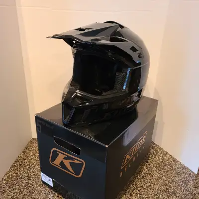 Klim F3 Carbon Fiber Helmet & googles Googles never worn,,Helmet worn 20mins to get the bike home. S...