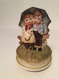 Figurine Années 70 Tournante Avec Musique Couple