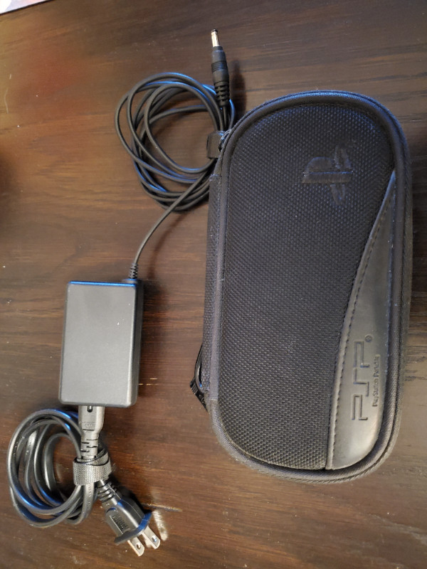 PSP 1001 modded (6.20 PRO-B4) with case in Sony PSP & Vita in Grande Prairie - Image 2