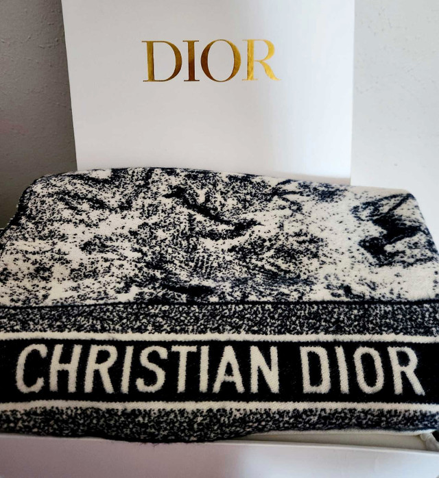 Dior Cashmere scarf  in Women's - Other in Hamilton