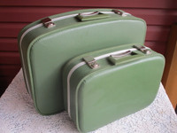 Set of Vintage Matching Hard Shell Suitcases