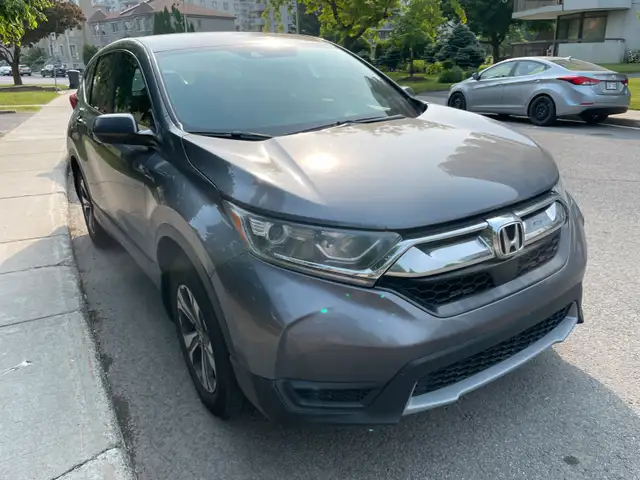 Honda CRV LX 2017 AWD in Cars & Trucks in City of Montréal - Image 2
