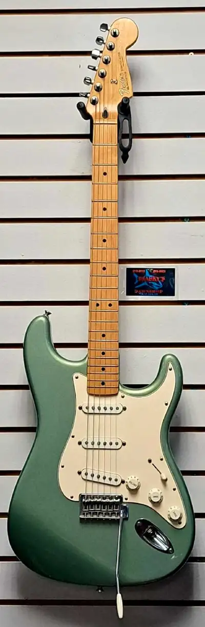 02-03 MIM Fender Strat (28765258), View more