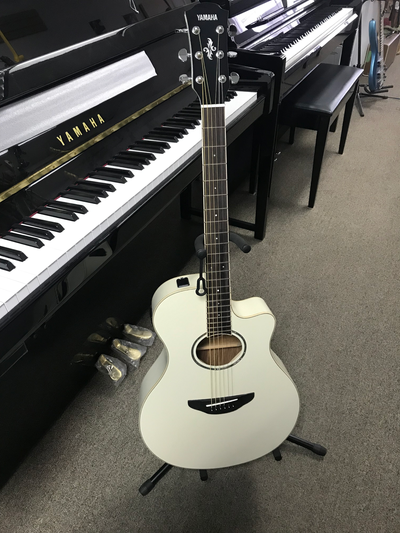 GUITARE YAMAHA ACOUSTIQUE-ÉLECTRIQUE APX-600, View more