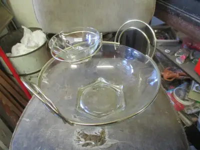 1970s MID CENTURY MODERN GOLD TONE ACCENTS CHIP DIP BOWL $20, View more