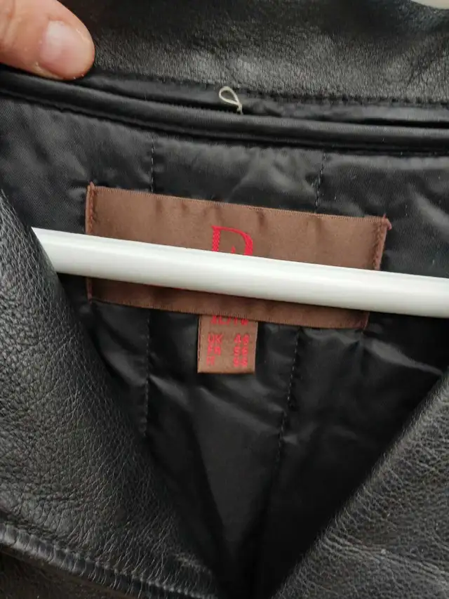 Leather Jacket Danier Men Size XL in Men's in Calgary - Image 5