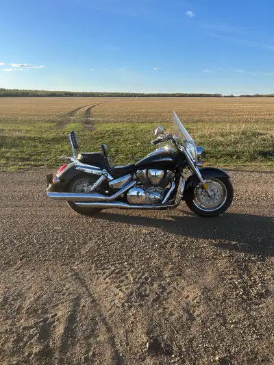 Selling my 2007 Honda VTX 1300R. I just bought at the start of this season and put about 2000km on i...