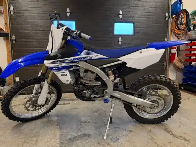 Like new 2016 450FX Bike was used for a couple rides per season and has maybe 20 hours of total run...