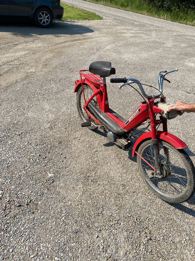 1987 moped in Scooters & Pocket Bikes in Ottawa - Image 3
