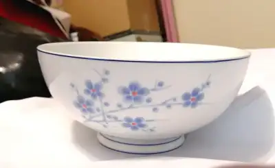 WHITE JADE PORCELAIN CHENG'S big serving/ salad bowl, View more