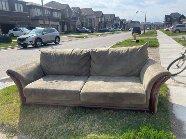 Sofa in very good Condition  in Couches & Futons in Brantford