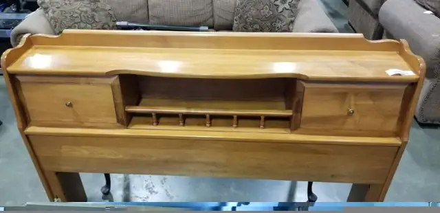 SET - BEDROOM -MAPLE DOUBLE SIZE BED FRAME + 2 NIGHT STANDS in Beds & Mattresses in Delta/Surrey/Langley - Image 9