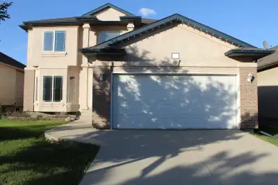 2-story House for rent in Linden Ridge area