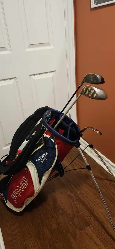 Stand bag, 2 oldie but goodie drivers and a silly wedge, View more